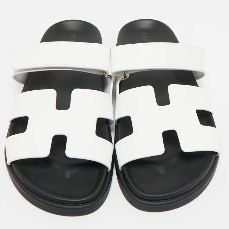 Pre Owned Hermès White Leather Chypre Flat Sandals Size 39.5