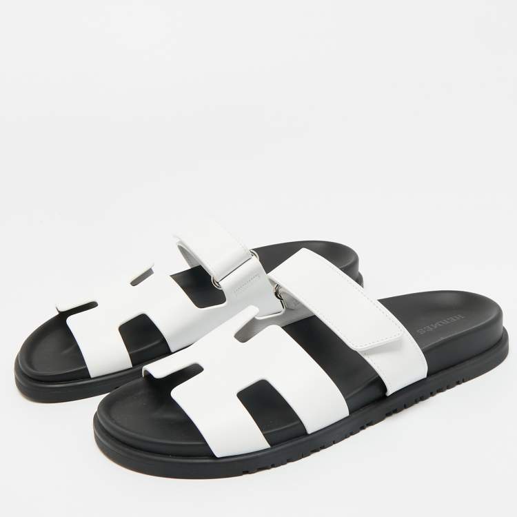 Pre Owned Hermès White Leather Chypre Flat Sandals Size 39.5