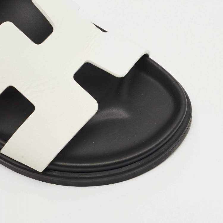 Pre Owned Hermes White/Black Leather Chypre Flat Slides Size 40