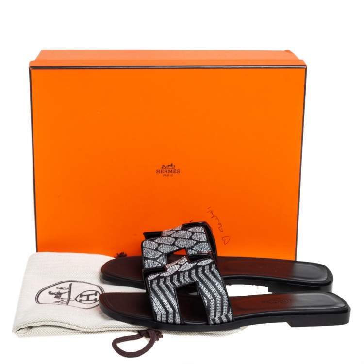 Pre Owned Hermes Black/Silver Embroidered Leather Oran Flat Slides Size 37