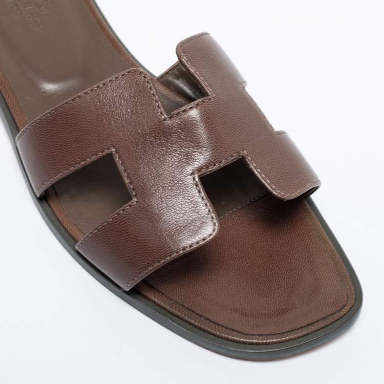 Pre Owned Hermes Brown Leather Oran Sandals Size 39