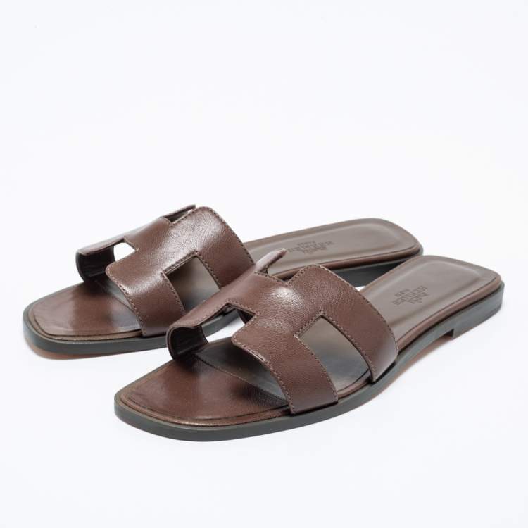 Pre Owned Hermes Brown Leather Oran Sandals Size 39