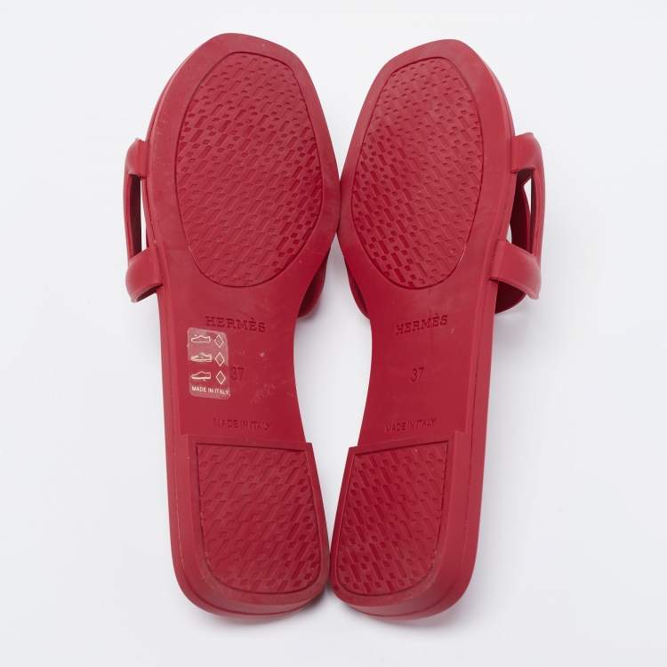 Pre Owned Hermes Burgundy Rubber Aloha Flat Slides Size 37