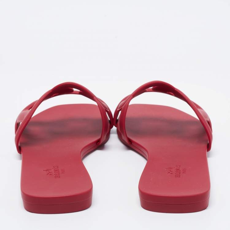 Pre Owned Hermes Burgundy Rubber Aloha Flat Slides Size 37