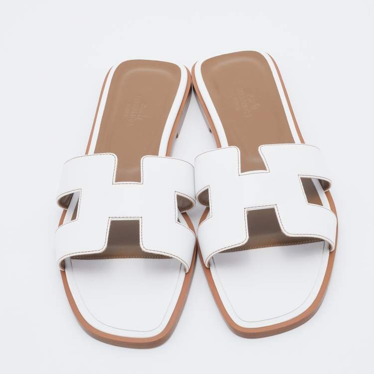 Pre Owned Hermes White Leather Oran Flat Slide Sandals Size 39