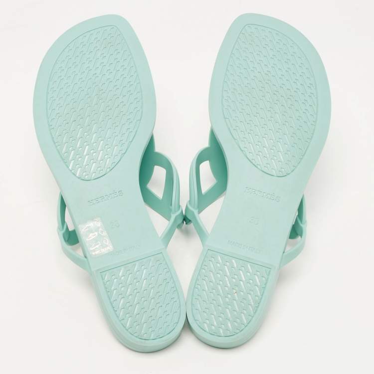 Pre Owned Hermes Green Rubber Egerie Thong Flats Size 38