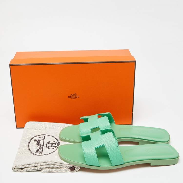 Pre Owned Hermes Green  Leather Oran  Flat Slides Size 38
