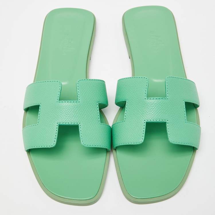 Pre Owned Hermes Green  Leather Oran  Flat Slides Size 38
