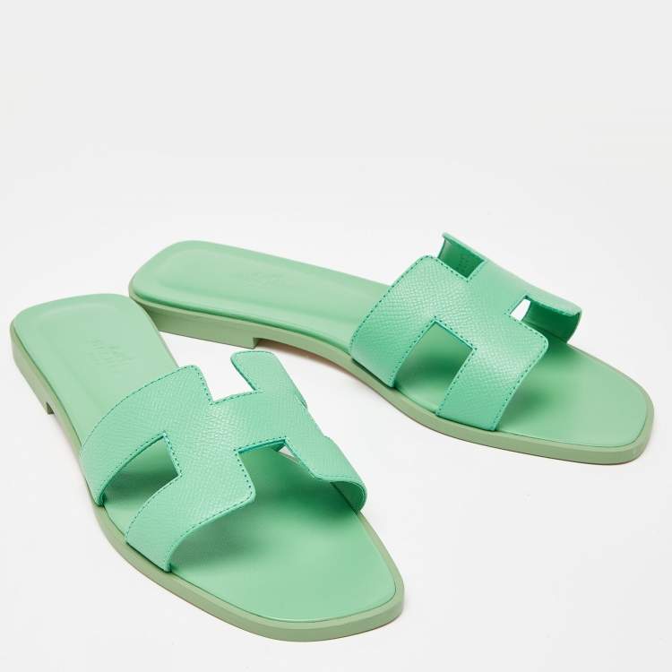 Pre Owned Hermes Green  Leather Oran  Flat Slides Size 38