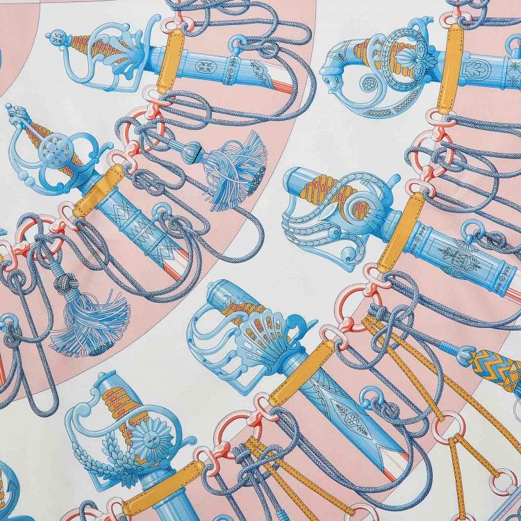 Pre Owned Hermès Cream/Rose Printed Silk Double Face Passades Et Serpent Scarf