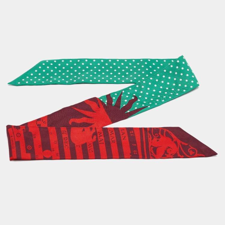 Pre Owned Hermès Red/Green Printed Silk Astrologie a Pois Twilly