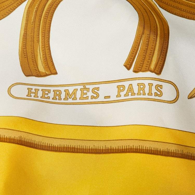 Pre Owned Hermès White/Gold Tiger Royal Print Silk Square Scarf