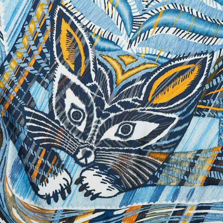 Pre Owned Hermès Blue Silk Blanc Le Chat Carre Scarf