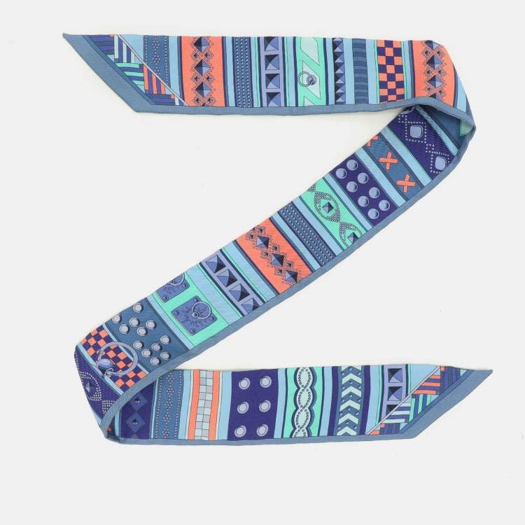 Pre Owned Hermès Blue Collier de Chiens Silk Twilly