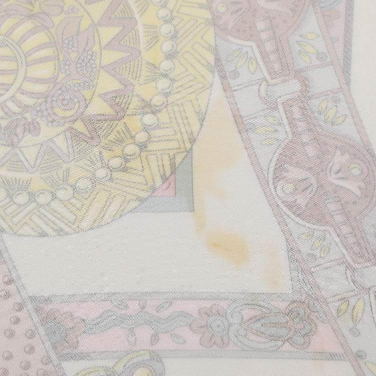 Pre Owned Hermes Cream Le Songe De La Licorne Printed Silk Scarf