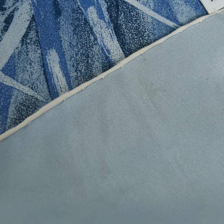 Pre Owned Hermés Bleu Ciel Marine White Silk Panthera Pardus Scarf
