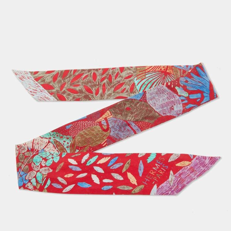 Pre Owned Hermes Red Chacun Fait Son Nid Silk Twilly