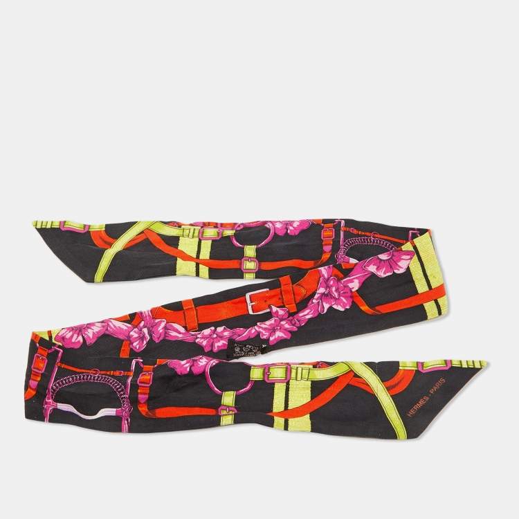 Pre Owned Hermès Black Grand Manege Fleuri Silk Twilly