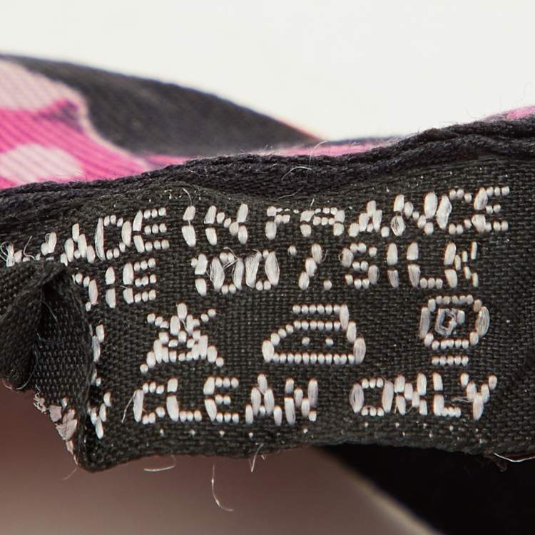 Pre Owned Hermès Black Grand Manege Fleuri Silk Twilly