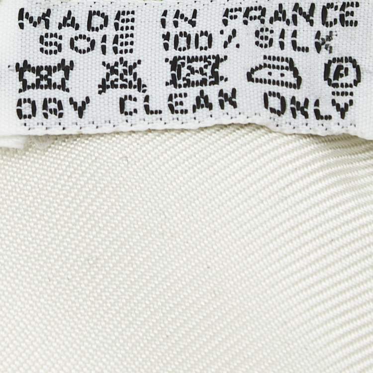 Pre Owned Hermes Cream Silk Un Jardin Sur Le Toit Scarf