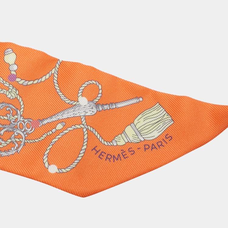 Pre Owned Hermes Orange Silk Les Cles a Pois Twilly