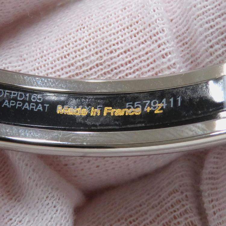 Pre Owned Hermes Extra Fun Gran Apara  White/Navy Enamel Metal Bracelet 