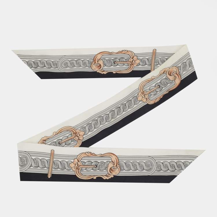 Pre Owned Hermès Black/White Printed Silk Twilly