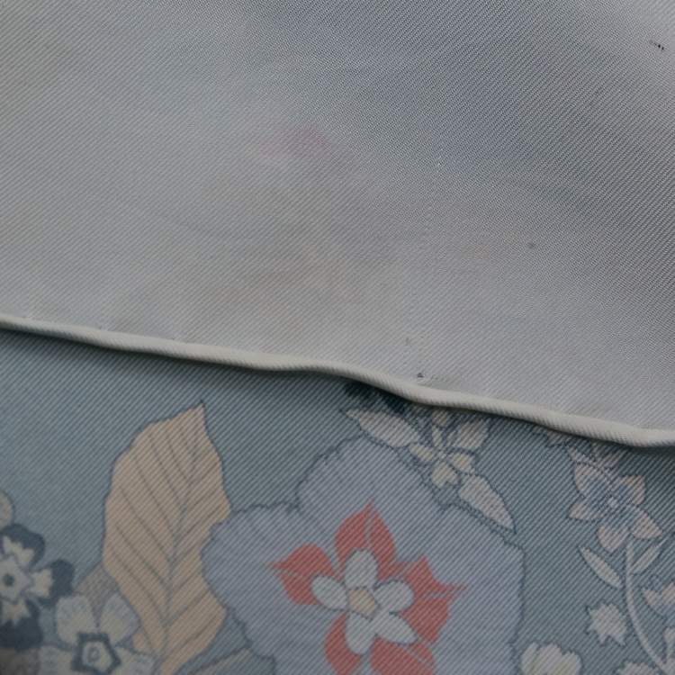 Pre Owned Hermès Blue Silk Birds de Gala Scarf