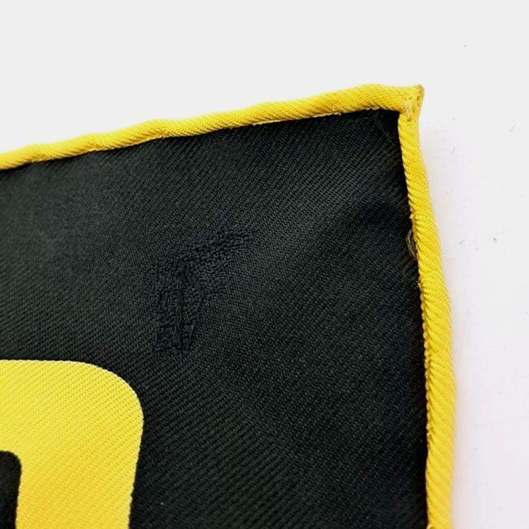مملوكة مسبقًا Hermes Black Yellow Silk Scarf