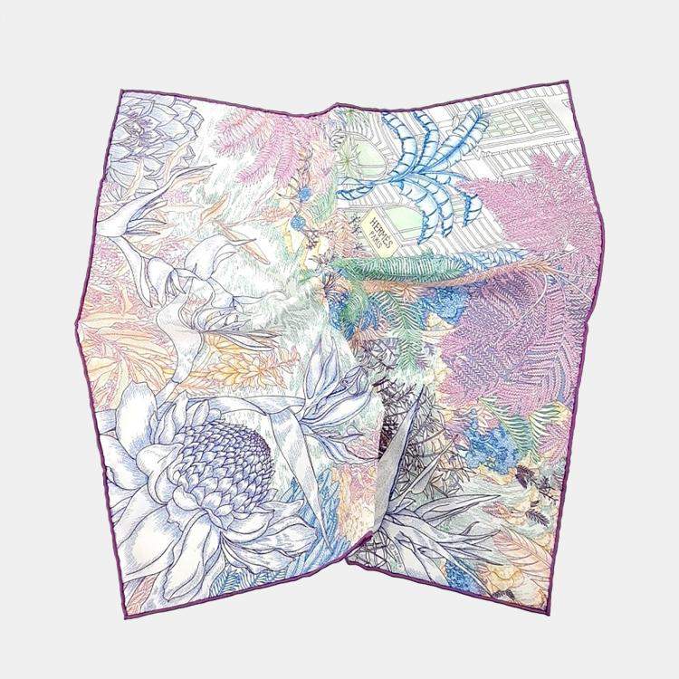 مملوكة مسبقًا Hermes Silk Petite Scarf