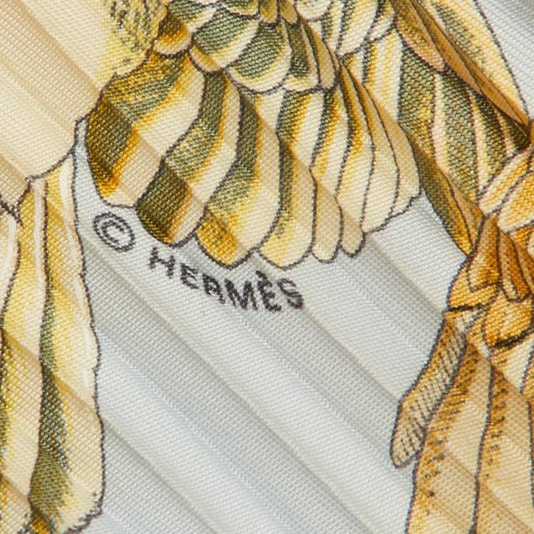 مملوكة مسبقًا Hermes Blue L'Intrus Silk Pleated Scarf