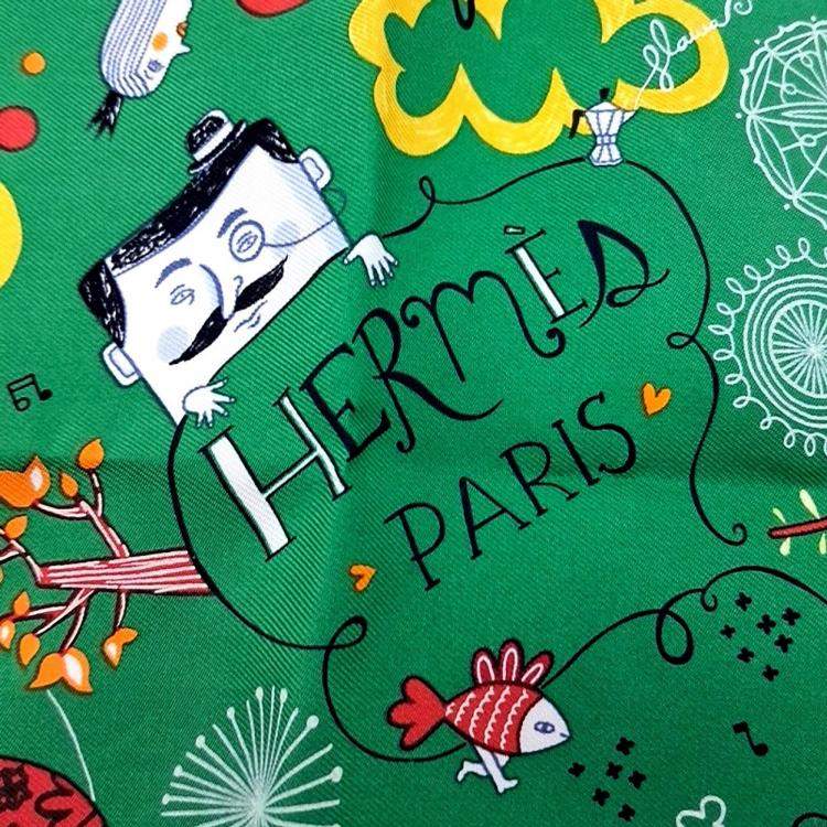 مملوكة مسبقًا Hermes petite scarf