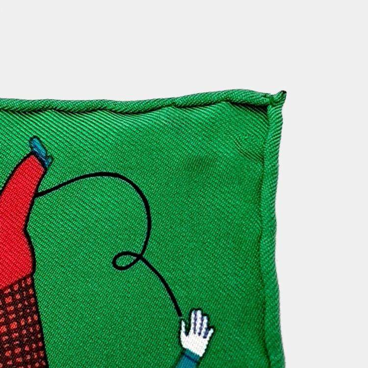 مملوكة مسبقًا Hermes petite scarf