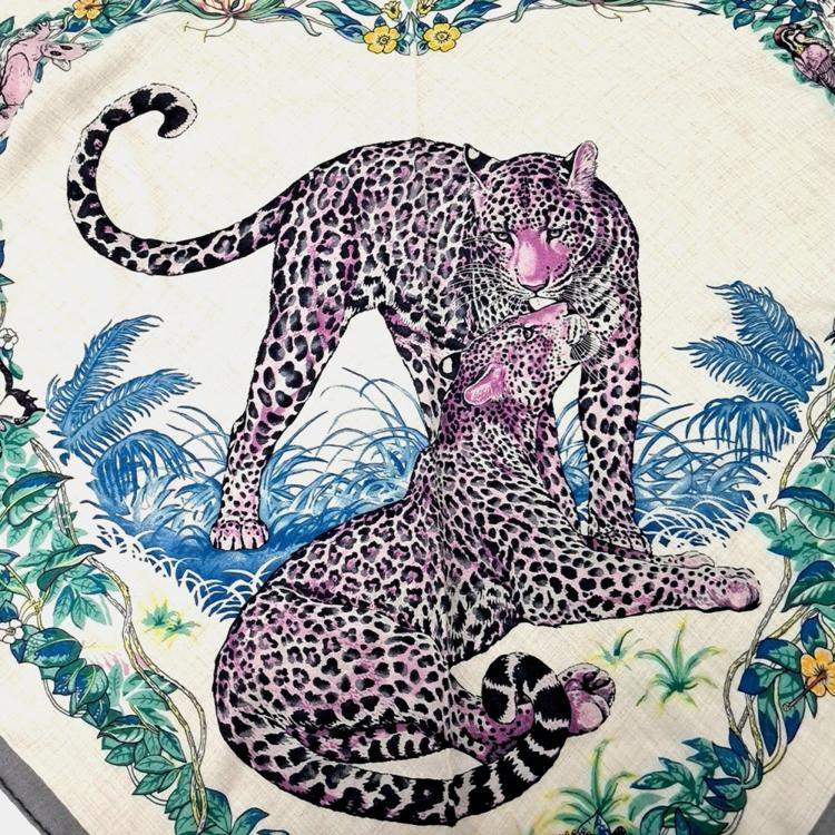 Pre Owned Hermes triangle muffler