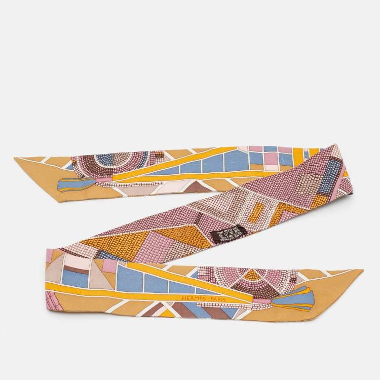 Pre Owned Hermès Pink/Beige L'art Indien des Plaines Silk Twilly 