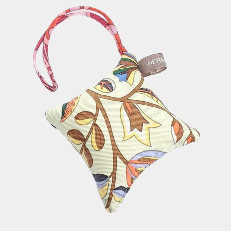مملوكة مسبقًا Hermes Petit H (Petit Hache) Bag Charm