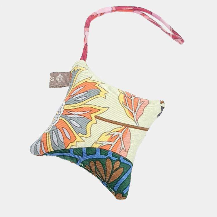 مملوكة مسبقًا Hermes Petit H (Petit Hache) Bag Charm