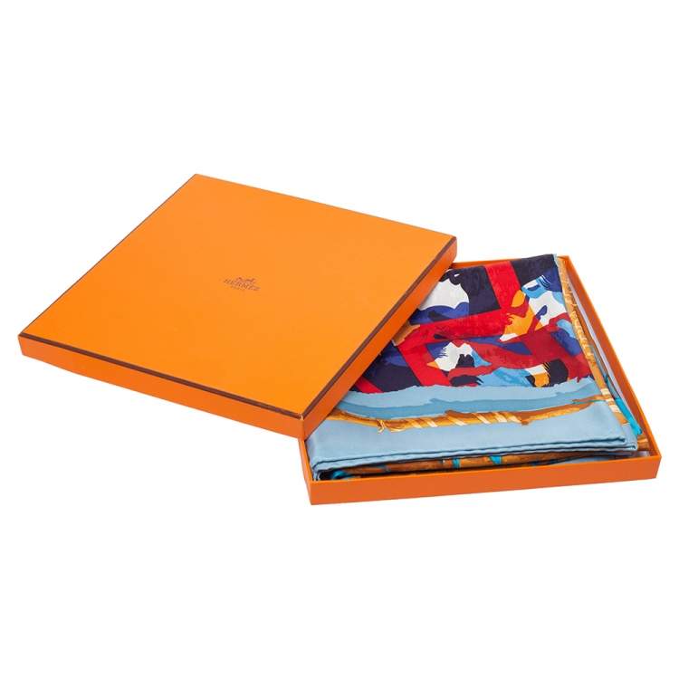 Pre Owned Hermès Blue Le Robinson Chic Silk Scarf