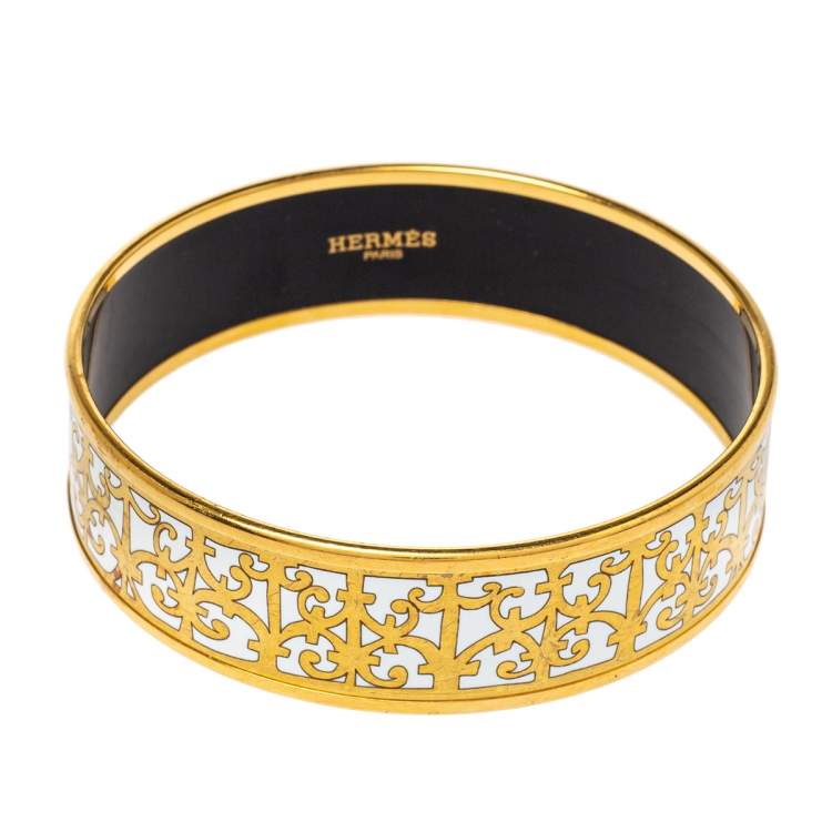 Pre Owned Hermes Balcons du Guadalquivir White Enamel Gold Plated Bangle