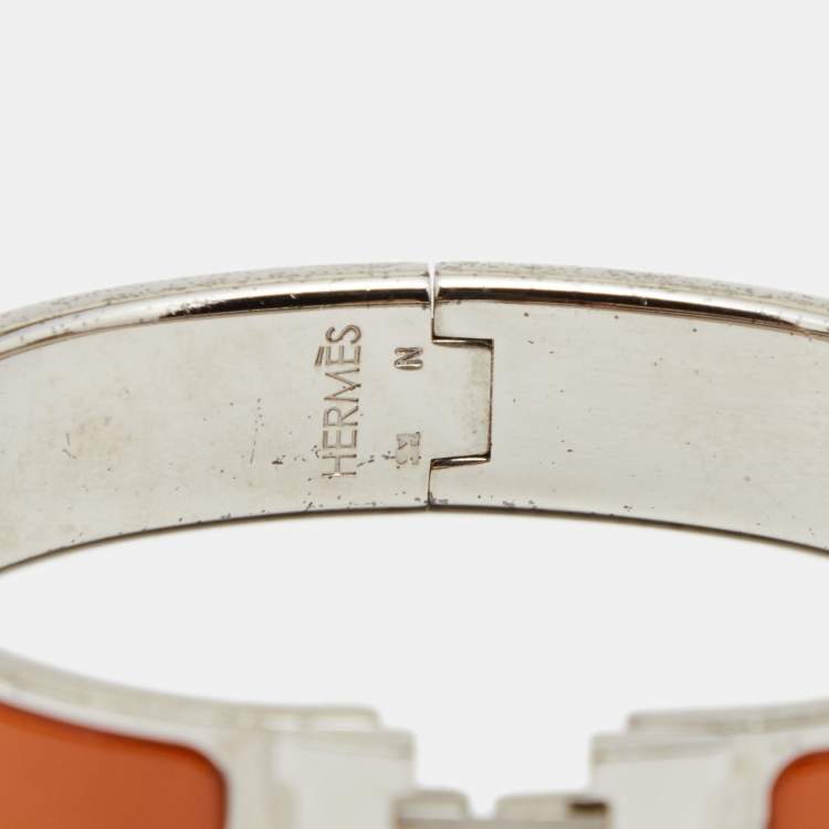 مملوكة مسبقًا Hermes Clic H Orange Enamel Palladium Plated Bracelet