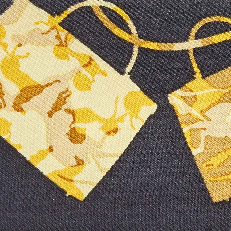 مملوكة مسبقًا Hermes Black Handbag Printed Silk Twilly