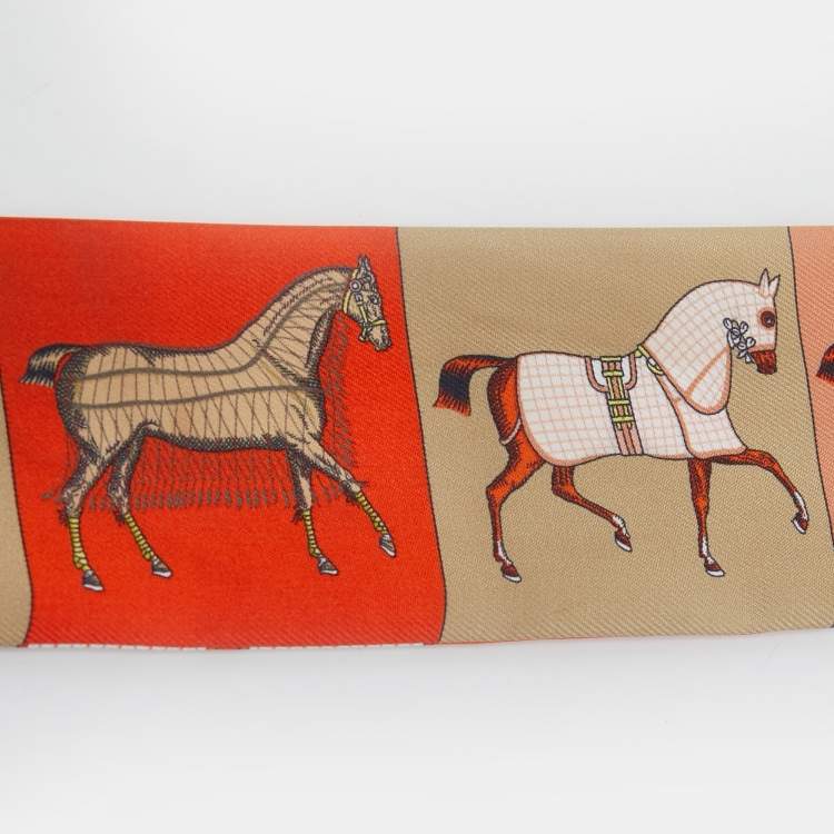 Pre Owned Hermes Orange/Jaune Couvertures Nouvelles Silk Twilly