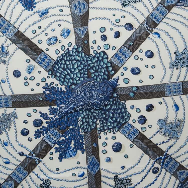 Pre Owned Hermès White & Blue Chemins de Corail Printed Silk Square Scarf