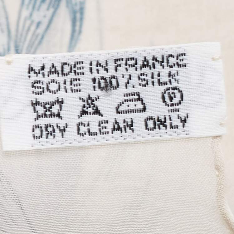 Pre Owned Hermès Off-White Printed Silk Square Scarf