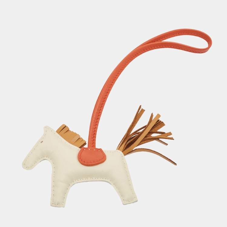 Hermes Craie/Sesame/Cornaline Milo Leather GriGri Rodeo Bag - Technical View