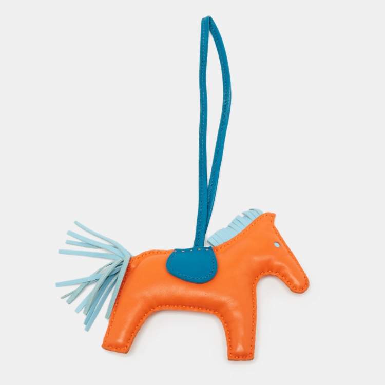 Pre Owned Hermes Feu/Bleu Izmir/Celeste Milo Leather GriGri Rodeo Bag Charm MM