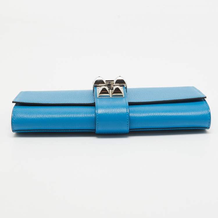 مملوكة مسبقًا Hermès Bleu Zanzibar Chevre Mysore Leather Medor 23 Clutch