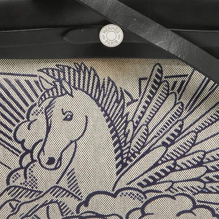 Pre Owned Hermes Ecru/Noir/ Bleu Indigo Toile H and Vache Hunter Pegase Pop Herbag Zip 31 Bag