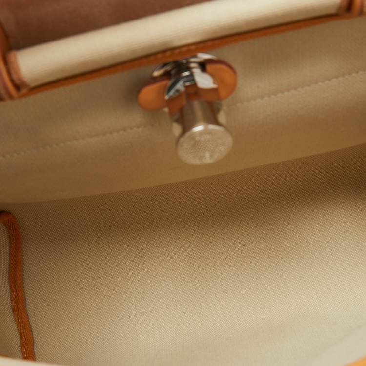 Pre Owned Hermes Beton/Natural Vache Hunter and Toile Militaire Herbag Zip 31 Bag