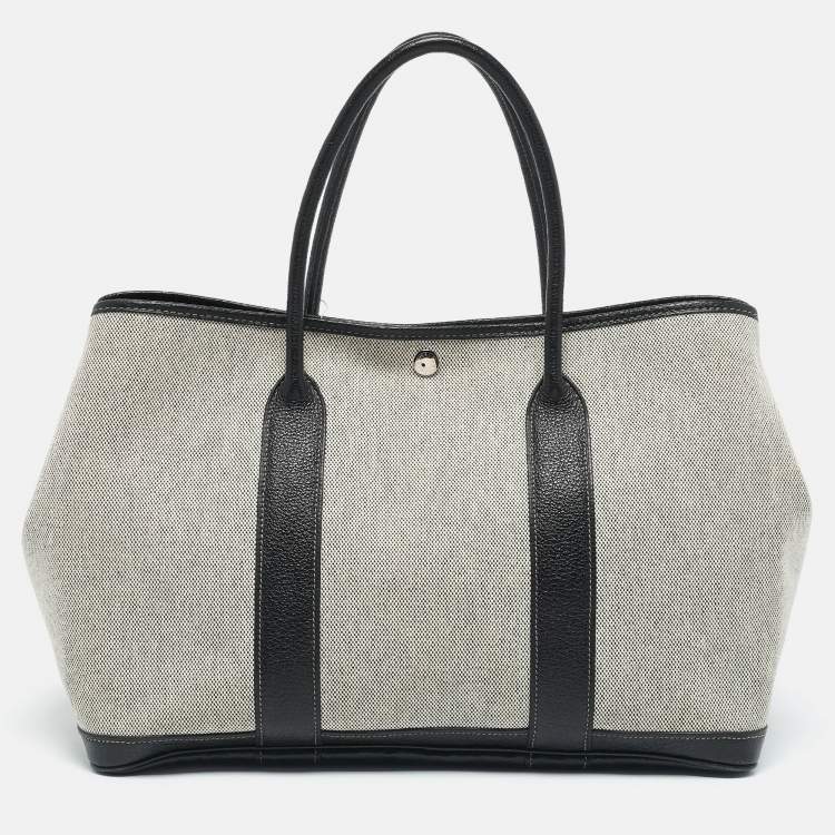 Pre Owned Hermès Ecru/Noir Toile and Buffalo Skipper Leather Garden Party 36 Bag